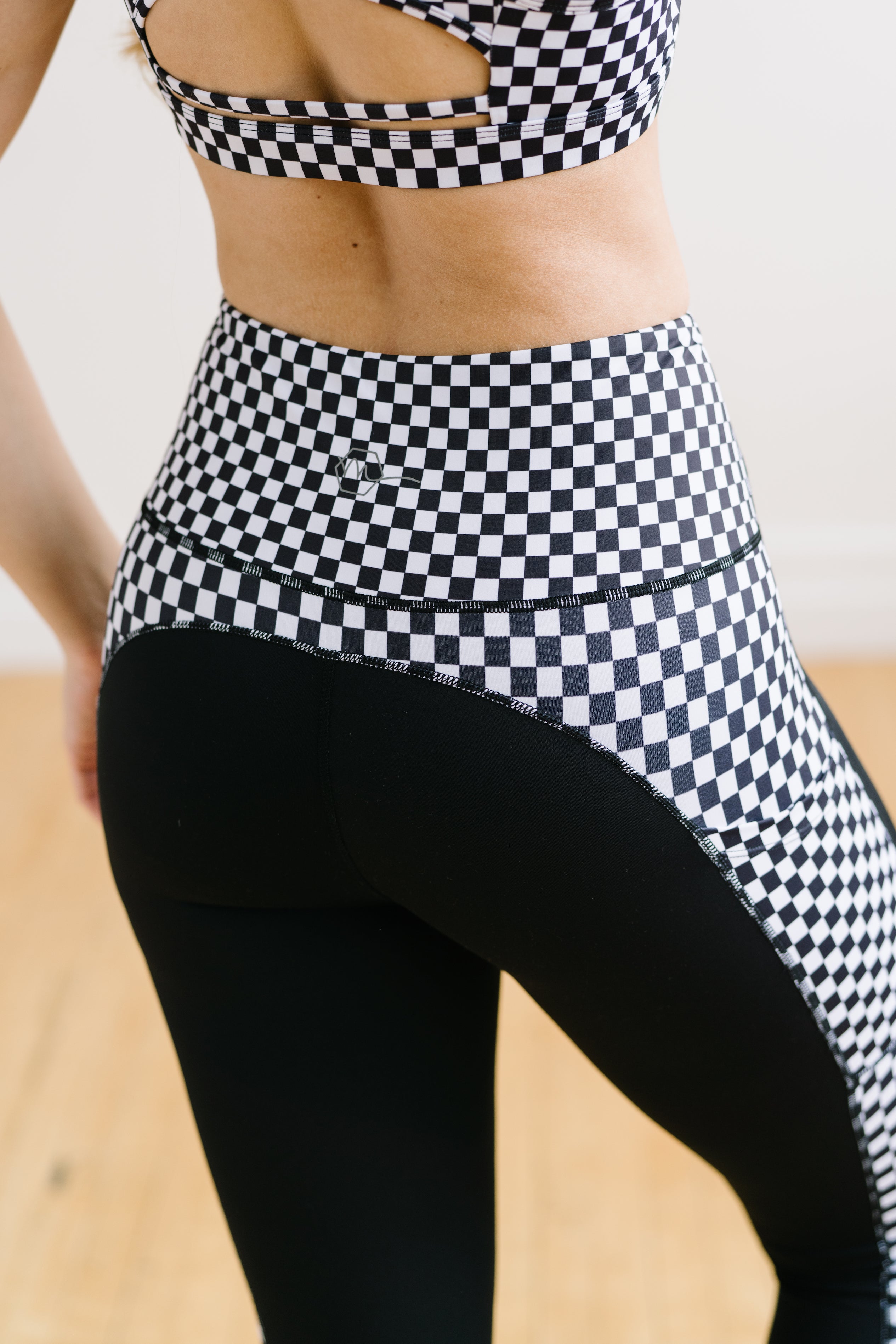 Inspire Leggings - B&W Checkered | MT SPORT