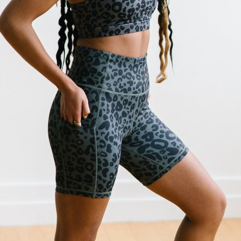 OrcaJump – Gray Leopard Yoga Bike Sports Bra and Shorts Set