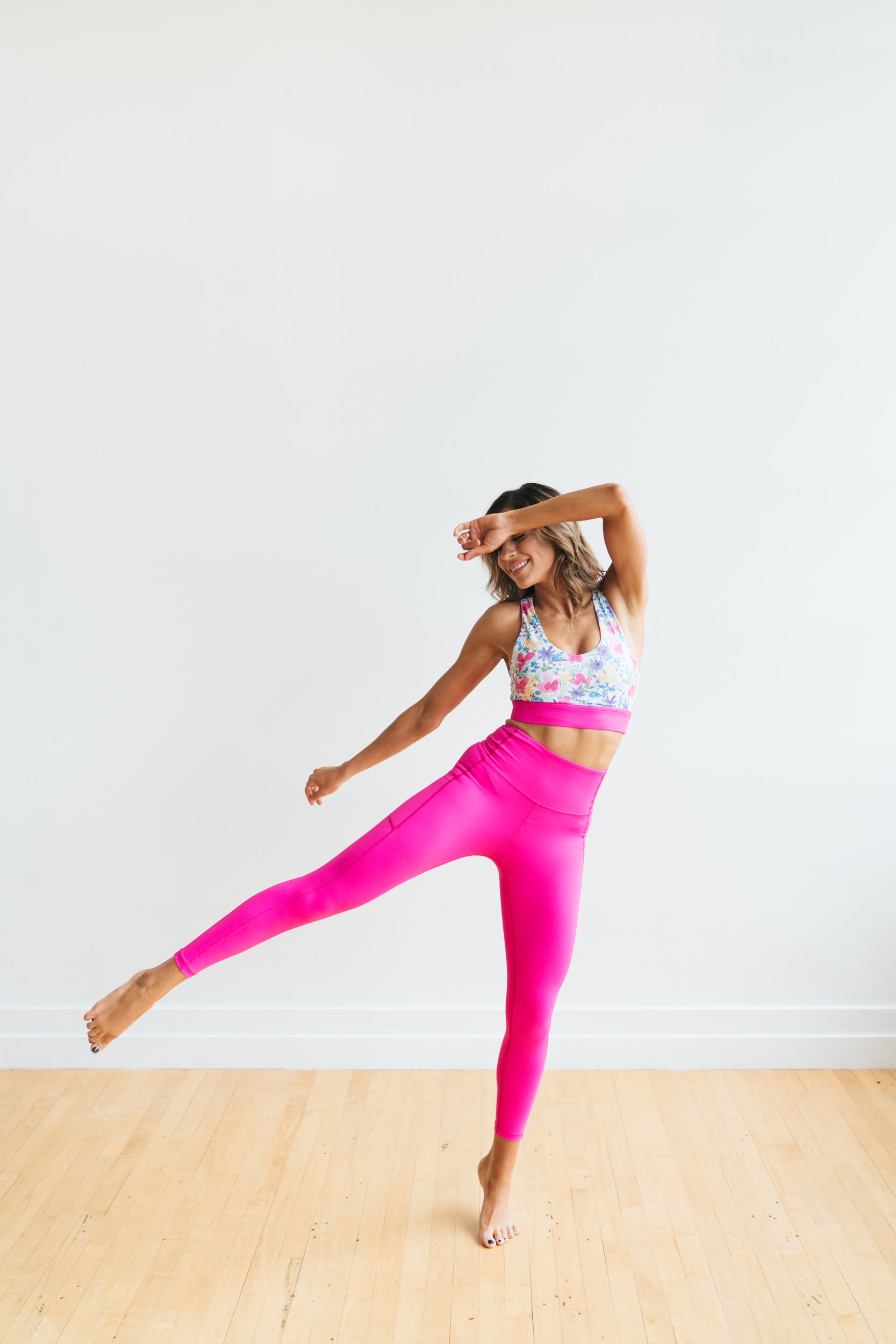 Nylon Criss Cross Back Sports Bra For Women – Victorian Pink – MICHELLE  SALINS